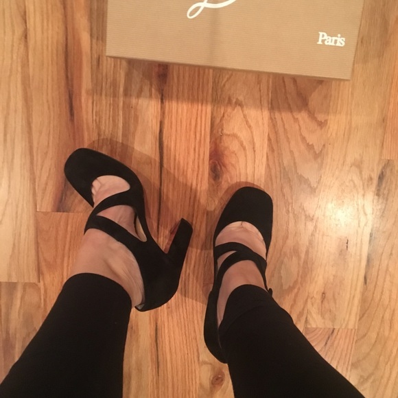 Christian Louboutin Miss Ellen Pumps - Picture 7 of 7